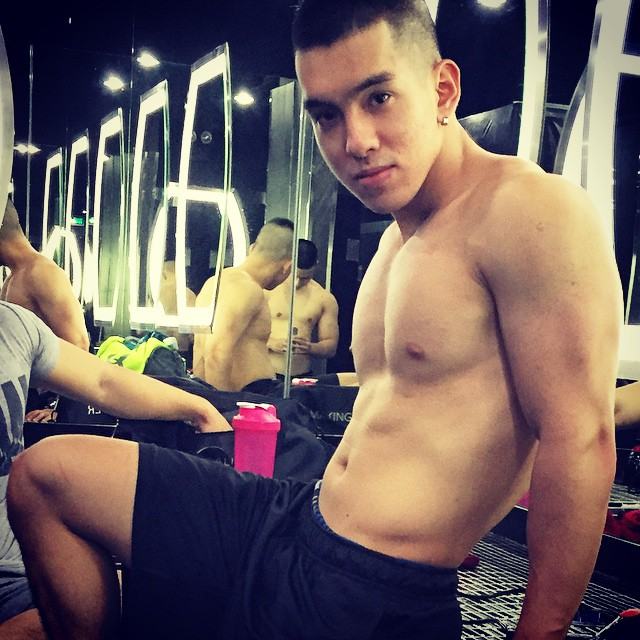 จัดเต็บสูบ