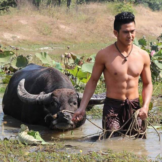 รวมภาพพระเอกถอด :)