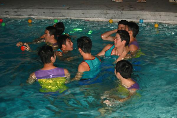 ว๊ายยย!! ฝูงกินรีกำลังเล่นน้ำ @ Water boyy The Movie