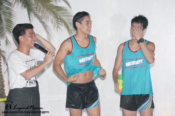 ว๊ายยย!! ฝูงกินรีกำลังเล่นน้ำ @ Water boyy The Movie