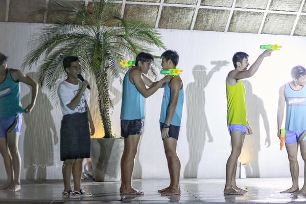 ว๊ายยย!! ฝูงกินรีกำลังเล่นน้ำ @ Water boyy The Movie