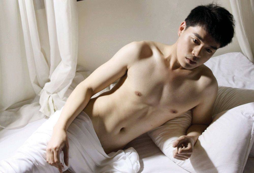 หนุ่มตี๋ขาวใส ไซศ์บิ๊ก์