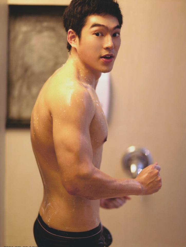 โอ๊ต สุรชัย หนุมไทยไซส์แน่นๆ