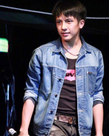 อยากมีแฟนหมอลำ "เต๋า ภูศิลป์" หมอลำหนุ่มหล่อ มาแรง แซ่บหลาย!!