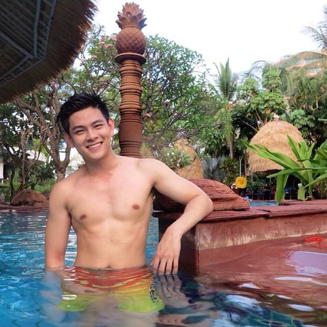 ฮอต! พระเอกหน้าหวาน หล่อหุ่นแซ่บ "เอี๊ยง สิทธา"
