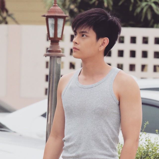 ฮอต! พระเอกหน้าหวาน หล่อหุ่นแซ่บ "เอี๊ยง สิทธา"