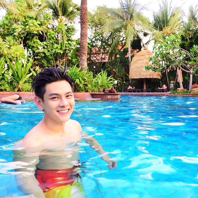 ฮอต! พระเอกหน้าหวาน หล่อหุ่นแซ่บ "เอี๊ยง สิทธา"