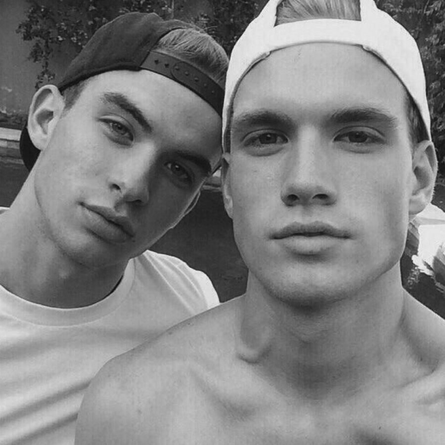 แฝดสุดหล่อ AARON & AUSTIN RHODES
