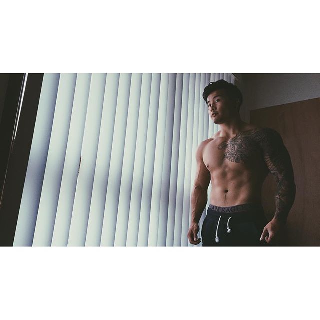 I wanna hear you calling my name, Like hey mama mama mama hey mama mama