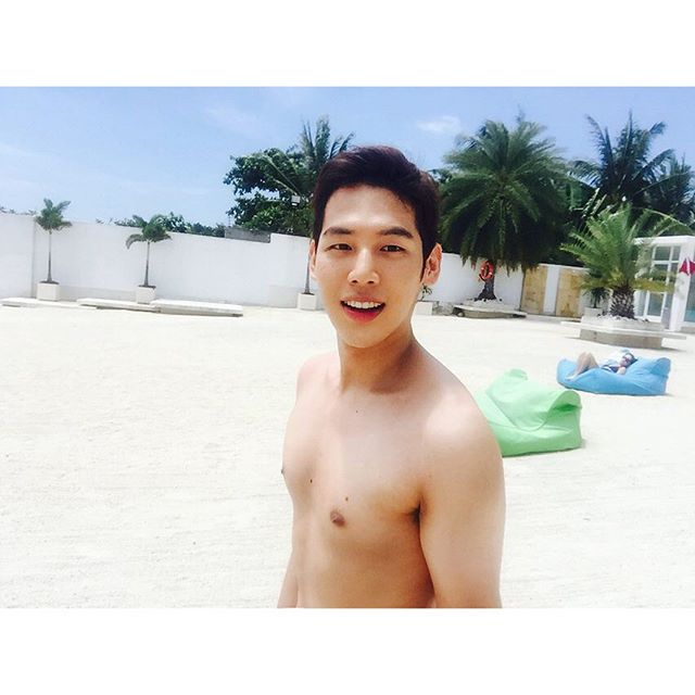 I wanna hear you calling my name, Like hey mama mama mama hey mama mama