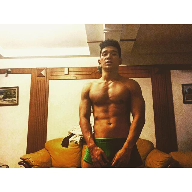 I wanna hear you calling my name, Like hey mama mama mama hey mama mama