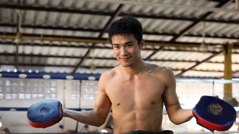 เจ๋ง พิทัต ผลทวี นักแสดงนำในเรื่องมาดพยัคฆ์