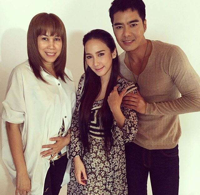 อั้ม นำทีม ฟิตติ้งละคร"เพลิงพระนาง"