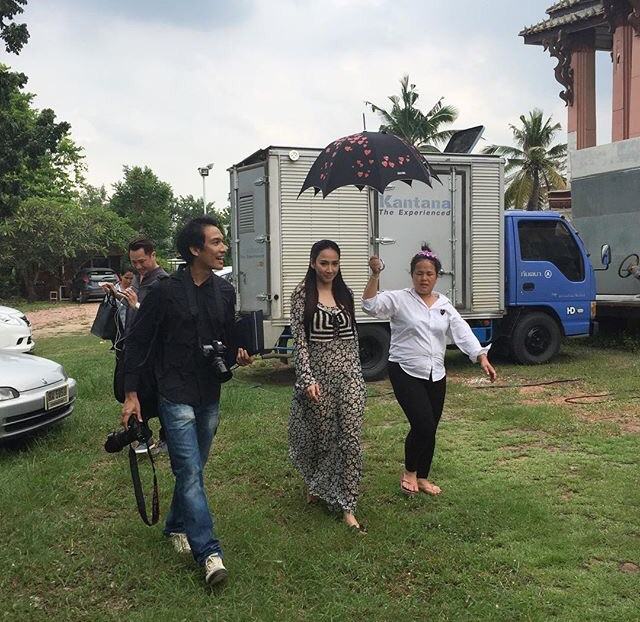 อั้ม นำทีม ฟิตติ้งละคร"เพลิงพระนาง"