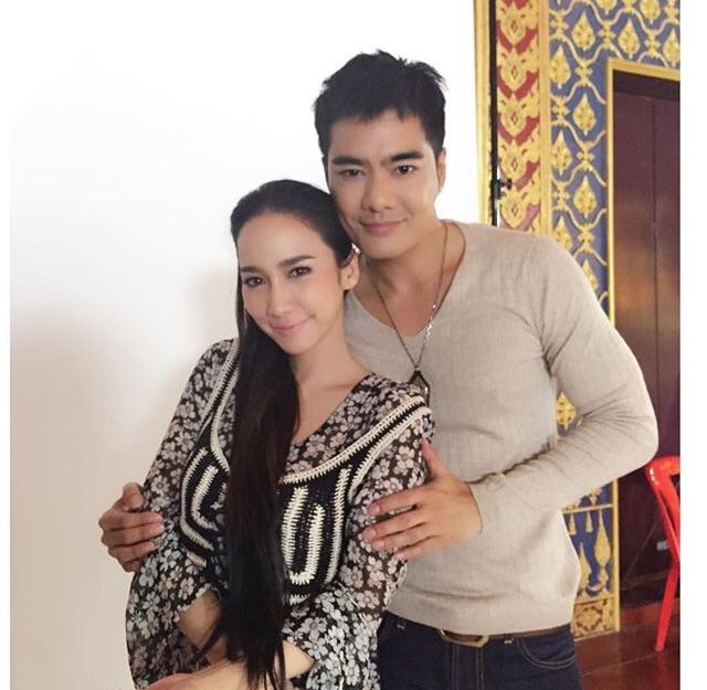 อั้ม นำทีม ฟิตติ้งละคร"เพลิงพระนาง"