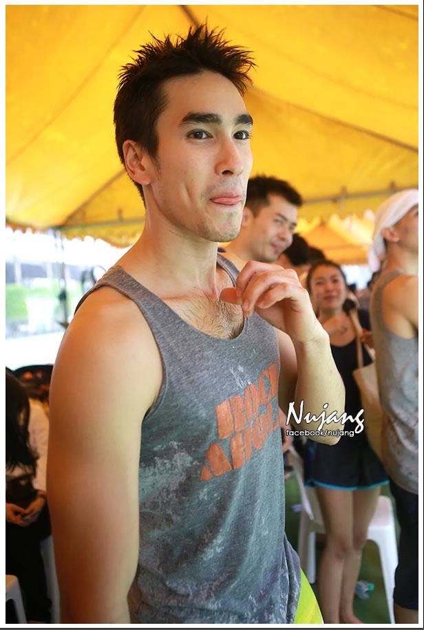 แบรรี่  สดใสมากๆ