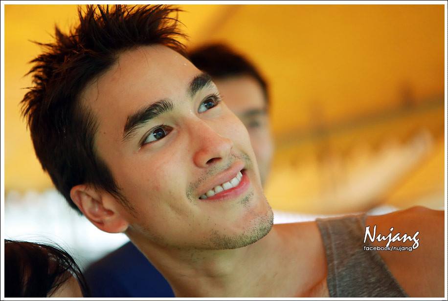 แบรรี่  สดใสมากๆ