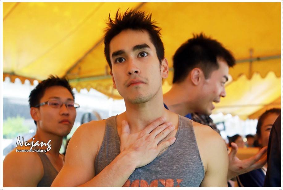 แบรรี่  สดใสมากๆ