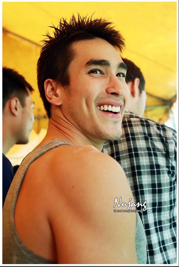 แบรรี่  สดใสมากๆ