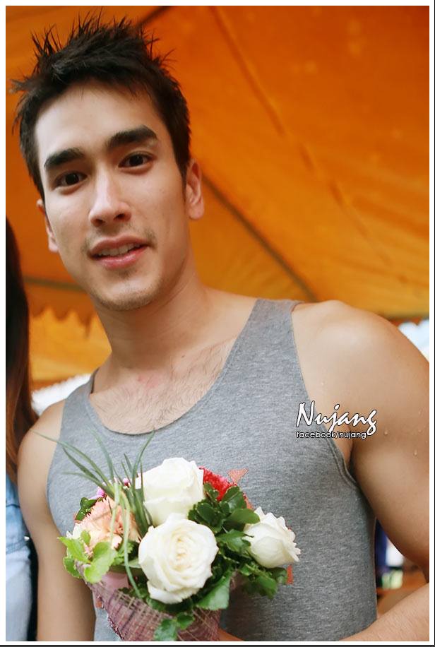 แบรรี่  สดใสมากๆ