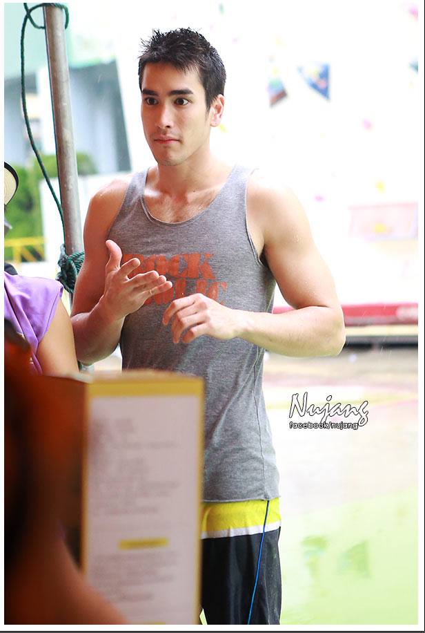 แบรรี่  สดใสมากๆ