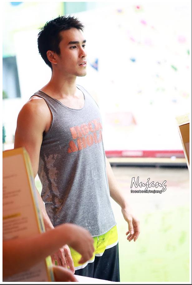 แบรรี่  สดใสมากๆ
