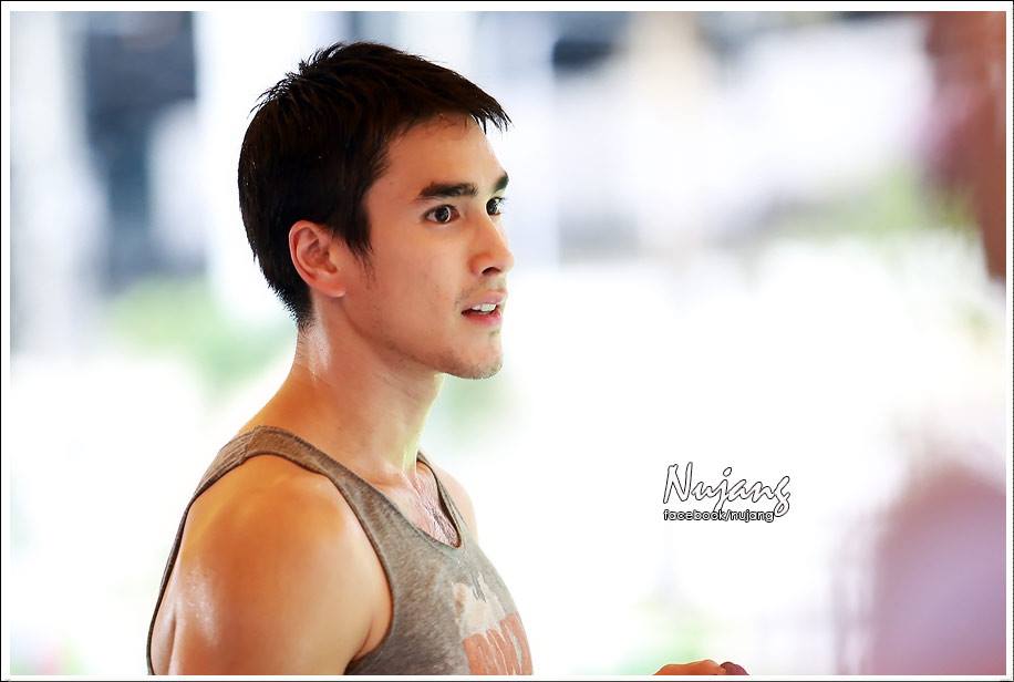 แบรรี่  สดใสมากๆ