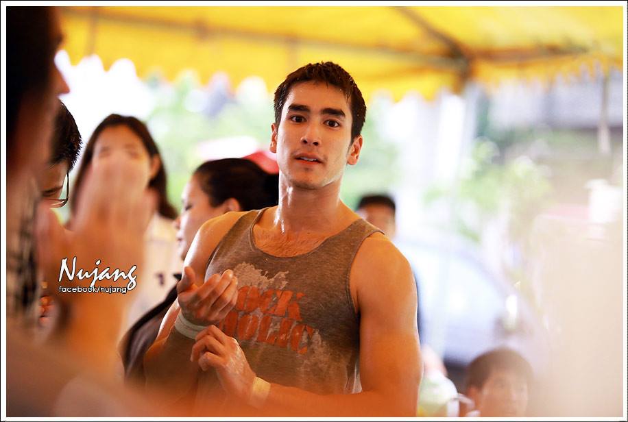 แบรรี่  สดใสมากๆ