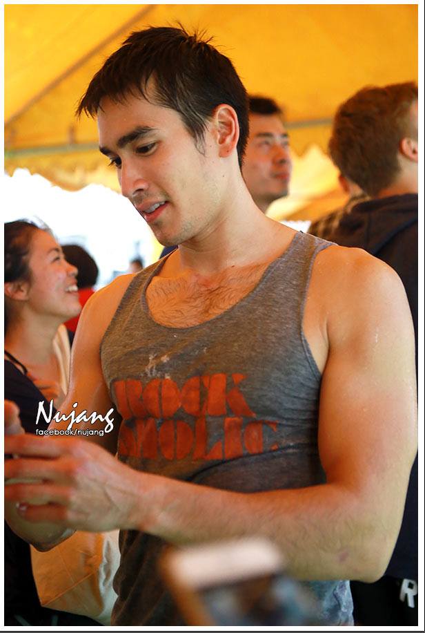 แบรรี่  สดใสมากๆ