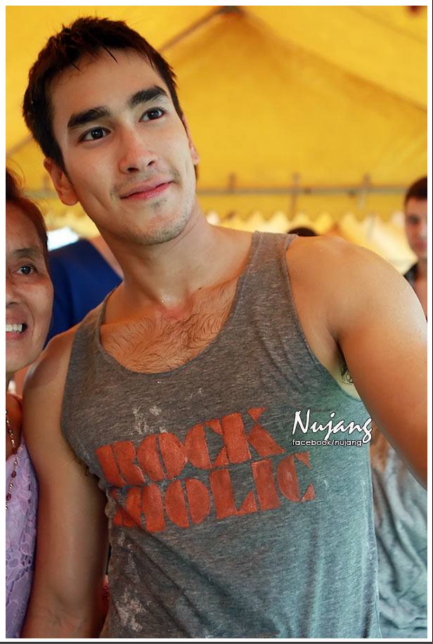 แบรรี่  สดใสมากๆ
