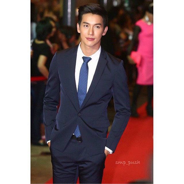 พระเอก-ดีเจหนุ่มหล่อขาวใสปิ้ง "ดีเจพุฒิ" กับสตรีทแฟชั่นเท่ๆ
