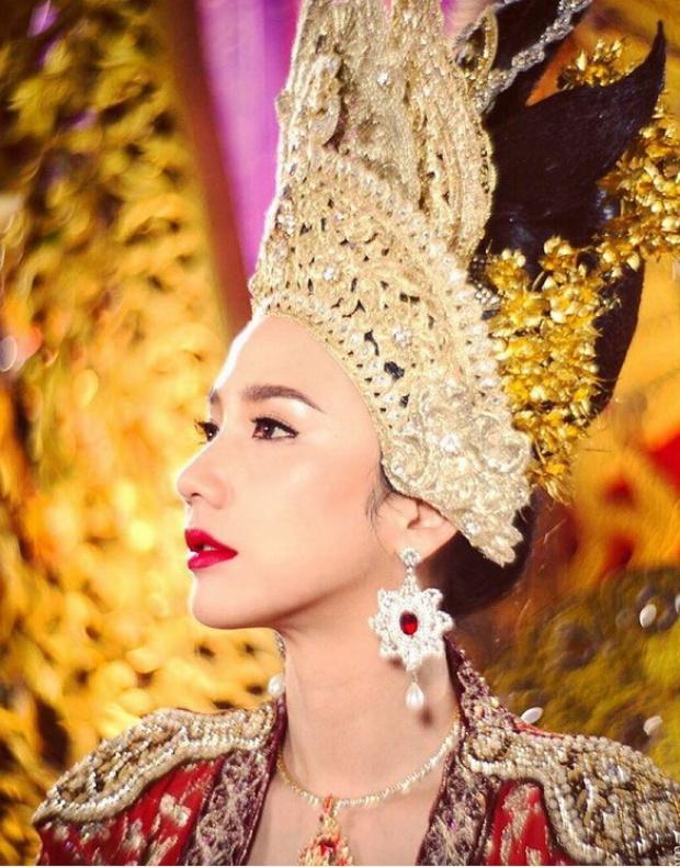 10 ภาพคัดเน้นๆ อั้ม พัชราภา สวย อลังกาลใน ’เพลิงพระนาง’