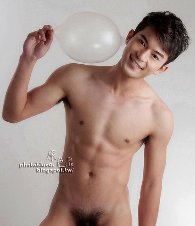ยื่น อก พก ถุง