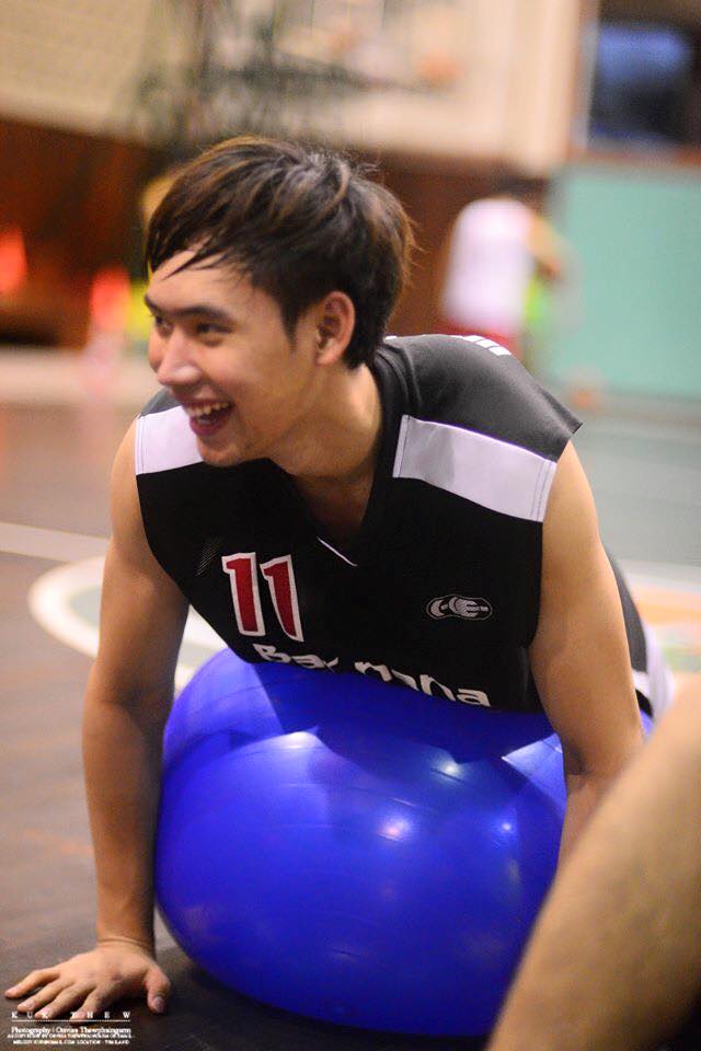 ต้น นราธิป นักบาสหน้าใสจากทีม Mono Thewphaingarm