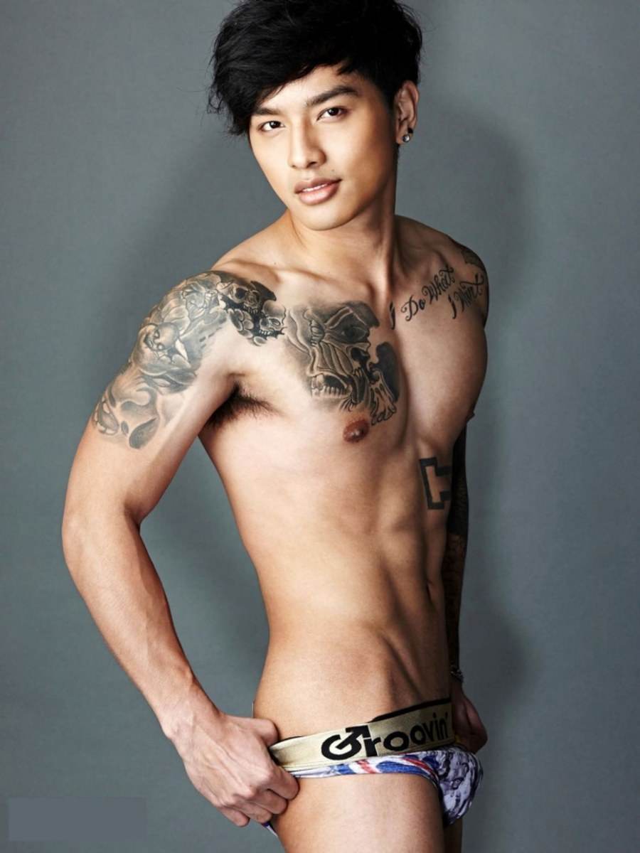 หนุ่มรอยสักสวย หุ่นเซ็กส์ นายTop