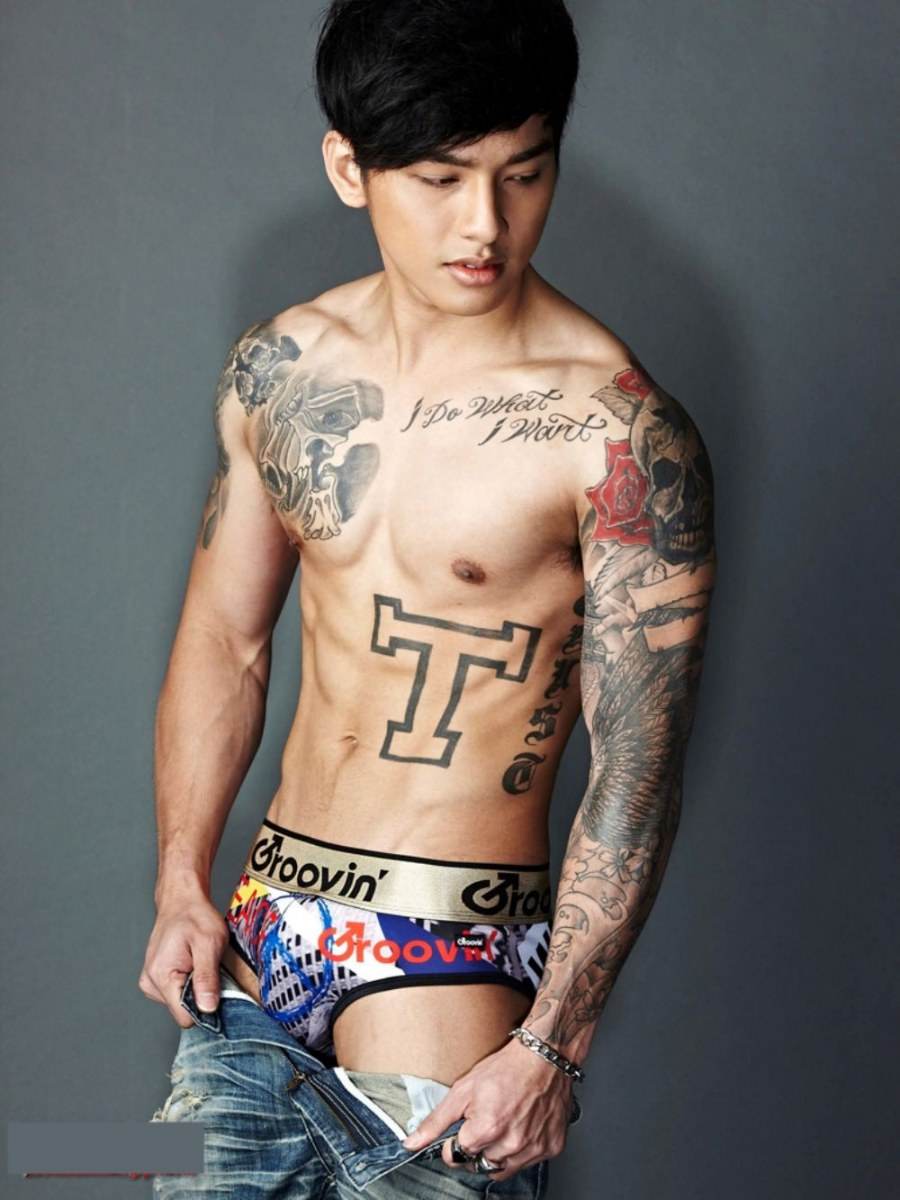 หนุ่มรอยสักสวย หุ่นเซ็กส์ นายTop