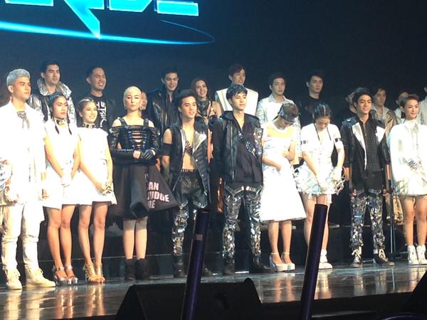 อยากให้รางวัล แบงค์ ธิติ แสดงคอนเสิร์ตเกาหลียังไงยังงั้น โดนๆ @ GTHStarTheque