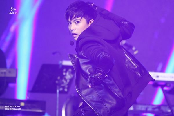 อยากให้รางวัล แบงค์ ธิติ แสดงคอนเสิร์ตเกาหลียังไงยังงั้น โดนๆ @ GTHStarTheque