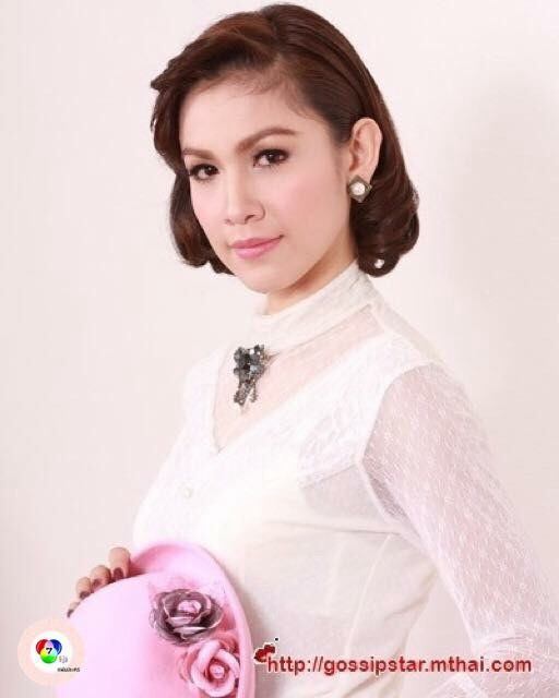 ตอนที่ค่ายเป่าจินจงยังอยู่ช่อง7 ไม่สามารถดึงตัวกบ สุวนันท์มาเล่นได้เลยซักเรื่องเดียวทั้งที่นางเอกแถวหน้าของช่องเคยผ่านมือเป่าจินจงมาเยอะแล้ว