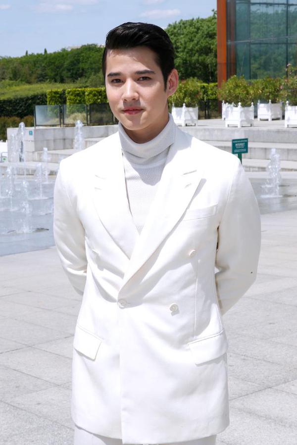 หล่อทุกมุมมอง " มาริโอ้ เมาเร่อ "