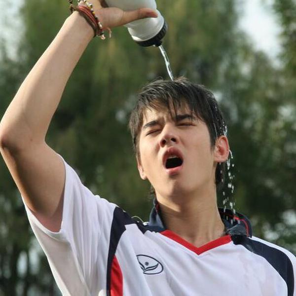 หล่อทุกมุมมอง " มาริโอ้ เมาเร่อ "