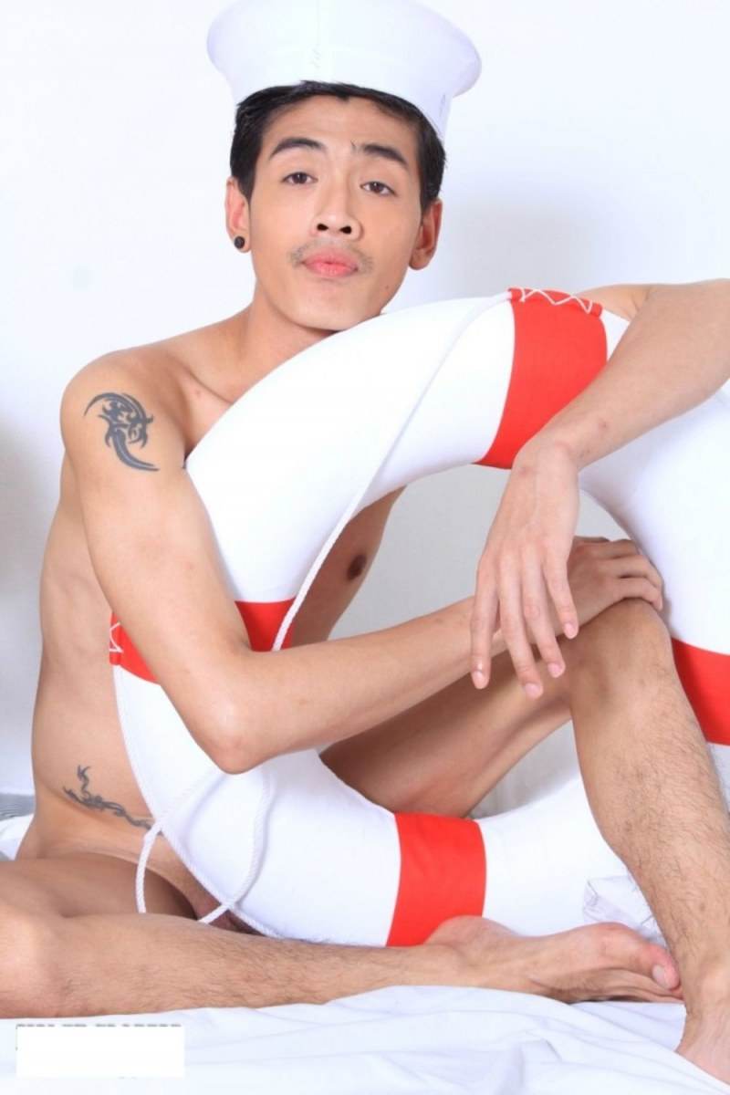 หนุ่มหน้าใส หุ่นเซ็กส์คนนี้ คือใคร?