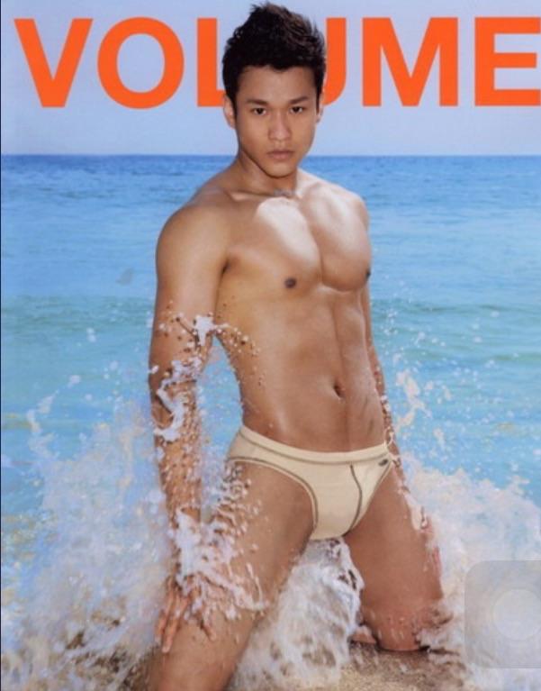 ดาราหล่อดกเข้มตุงสมชายชาตรี