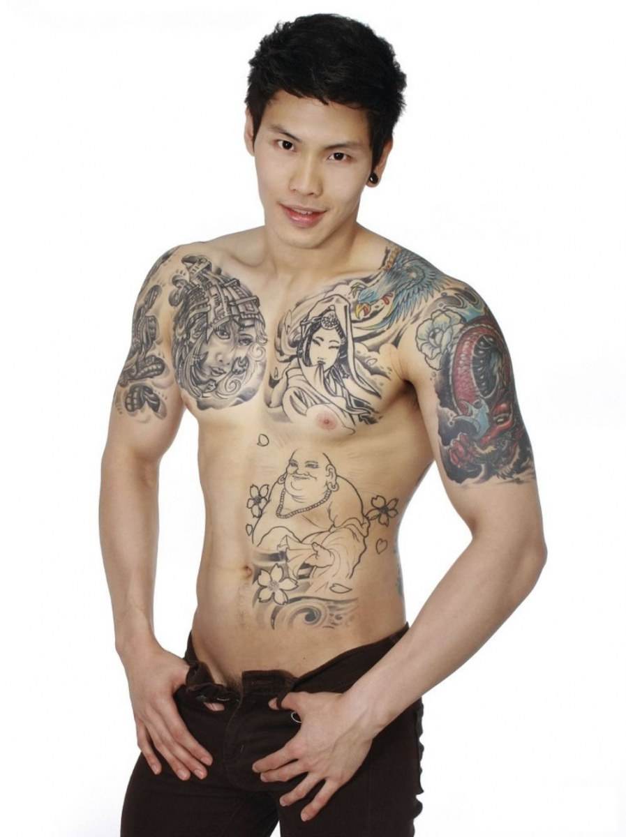 แบงค์-ธนาพิพัฒน์ หนุ่มรอสักสวย ห่อหมกเริ่ด
