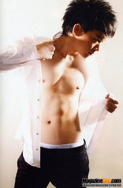ดาราหล่อเข้ม
