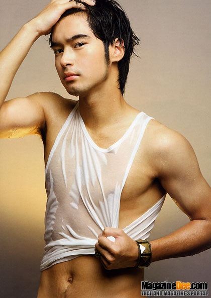 ดาราหล่อเข้ม