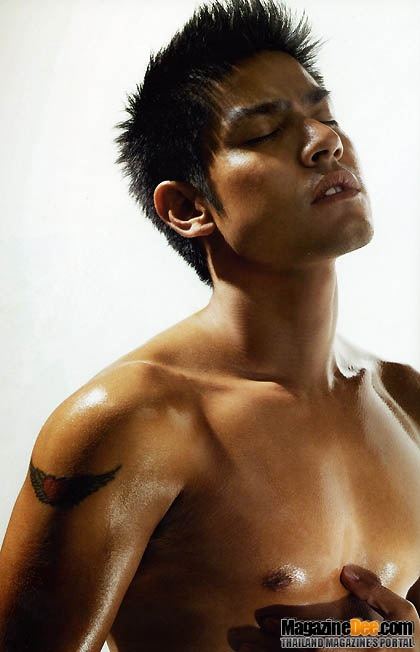 ดาราหล่อเข้ม