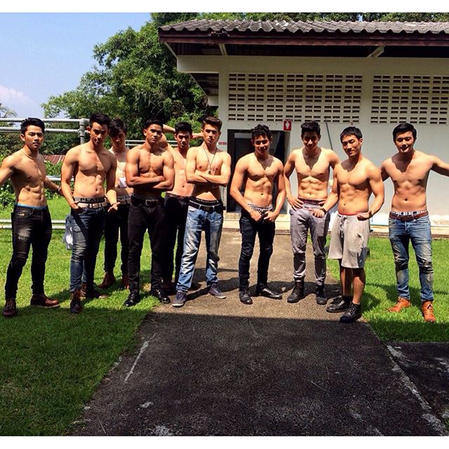 30 หนุ่มน่ากอด 2015  แต่ละคนหุ่นแซ่บๆทั้งนั้น