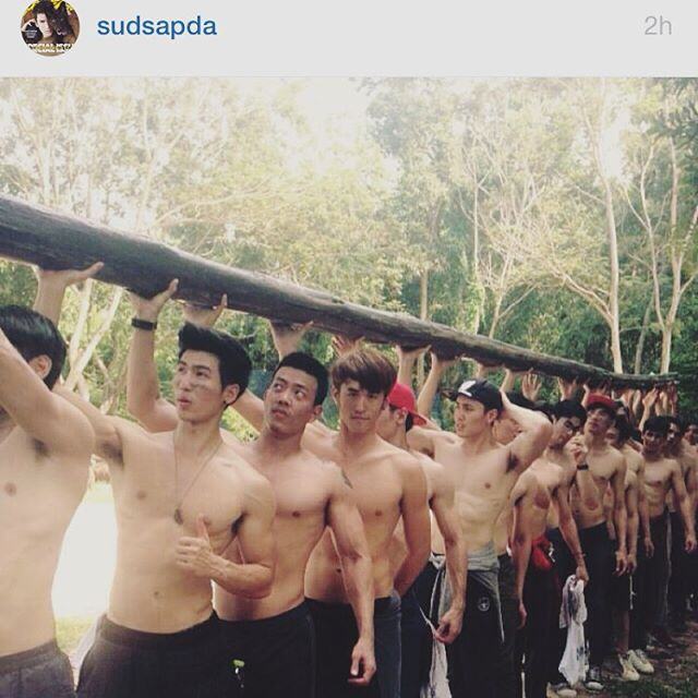 30 หนุ่มน่ากอด 2015  แต่ละคนหุ่นแซ่บๆทั้งนั้น