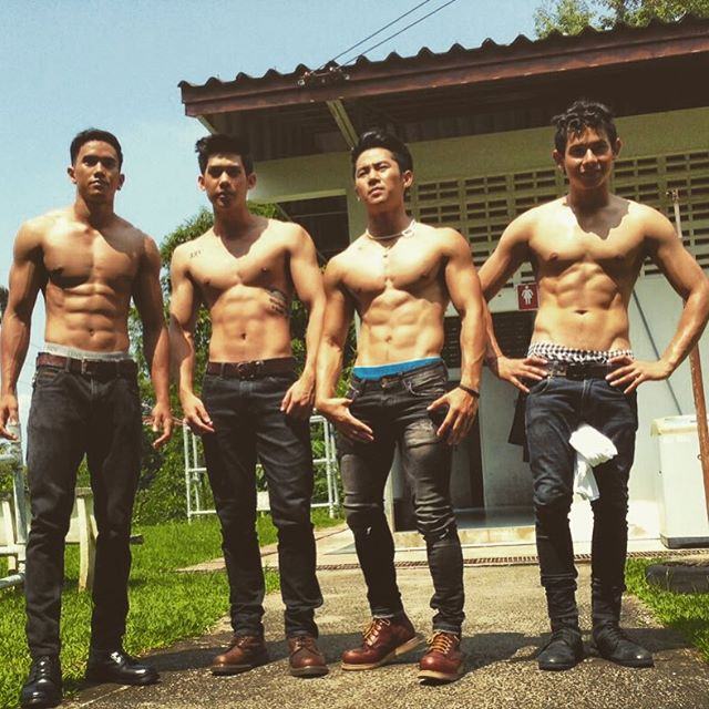 30 หนุ่มน่ากอด 2015  แต่ละคนหุ่นแซ่บๆทั้งนั้น